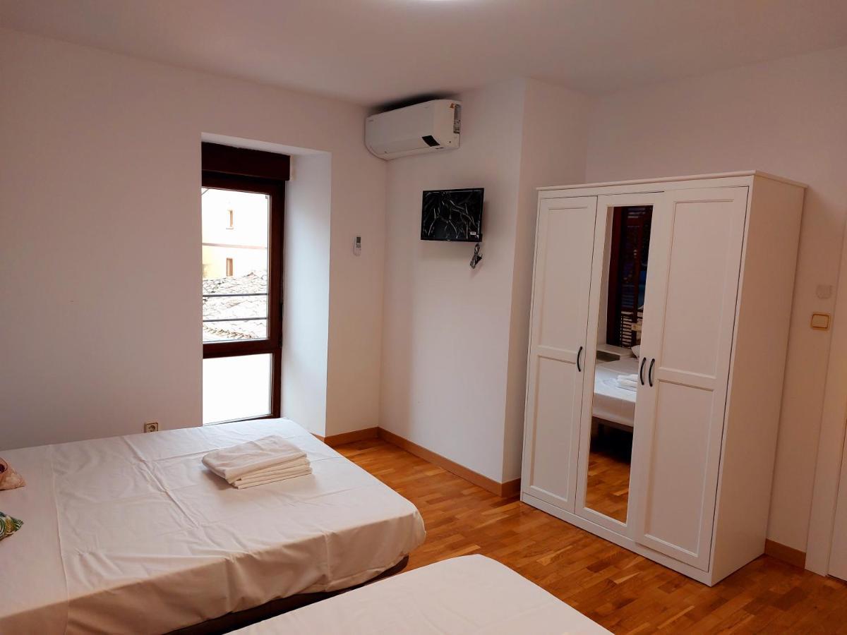 B&B Apartamentos La Atalaya Olite Exterior photo